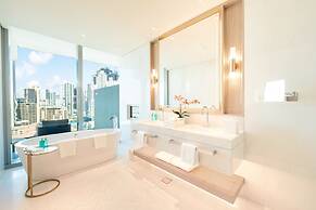 FIVE LUXE