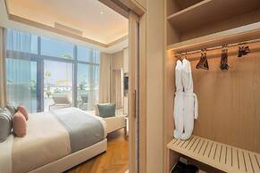 FIVE LUXE