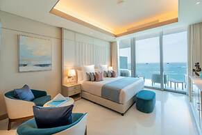 FIVE LUXE