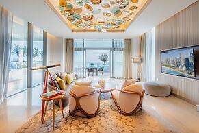 FIVE LUXE