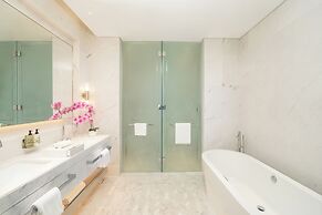 FIVE LUXE
