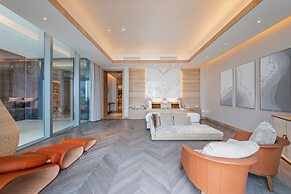 FIVE LUXE