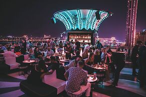 FIVE LUXE