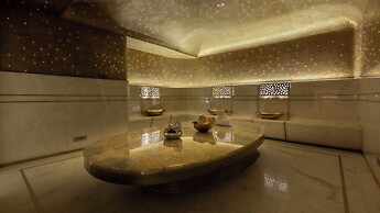 FIVE LUXE