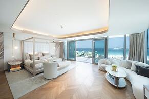 FIVE LUXE