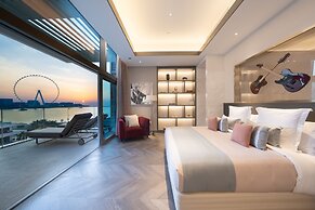 FIVE LUXE