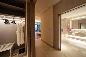 FIVE LUXE