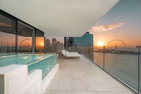 FIVE LUXE