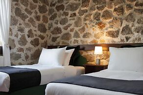 Parnassus Woodstone Chalets- N1- N2- N3