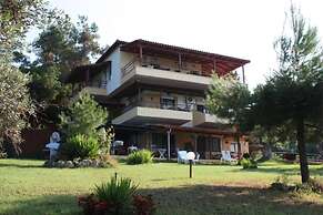 Bambola Apartments by Booking Kottas