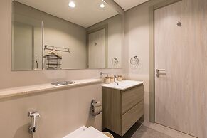 Quiet 1BR with river view