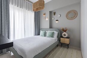 Quiet 1BR with river view