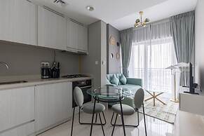 Quiet 1BR with river view