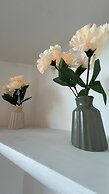 Modern Oasis / Central Location