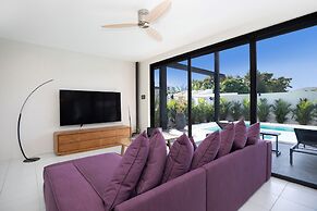Innovative 12m Eco Pool Villa Sunset 1