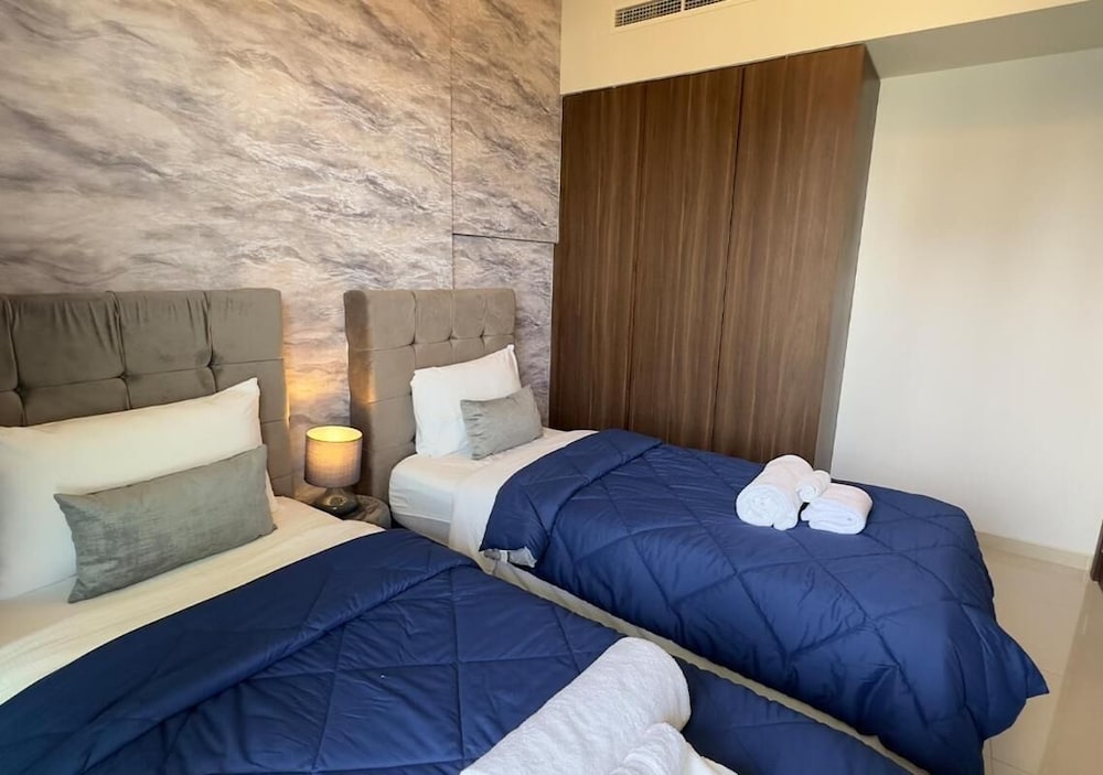 Mh- Lovely 1 Bhk Burj Khalifa View Ref- 26017