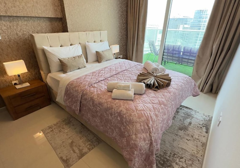 Mh- Lovely 1 Bhk Burj Khalifa View Ref- 26017