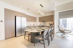 Act One Tower 2BR Luxury Apartment