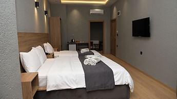 Daymonth Hotel