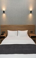 Daymonth Hotel