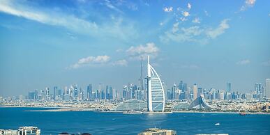 LUX  Iconic Views at Palm Tower Studio 2