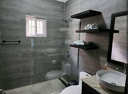 Impeccable 2-bed Apartment in Kingston With Pool