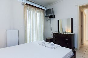 Scenic Balcony Apt in Vibrant Petralona