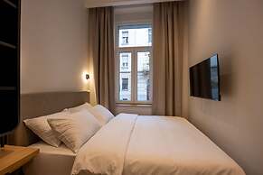 Hop Inn Rooms & Suites Belgrade