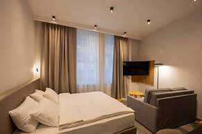 Hop Inn Rooms & Suites Belgrade
