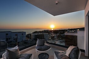 Luxury villa 360 - private heated pool