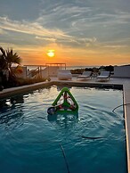 Luxury villa 360 - private heated pool