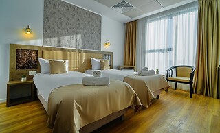 Sir Fundeni Hotel