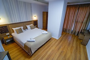 Sir Fundeni Hotel