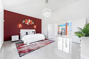 4-bed Villa, Pool, Parking