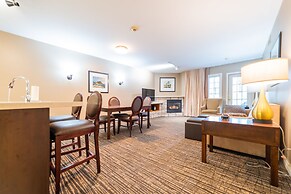Horseshoe Valley Suites - The Azure