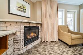 Horseshoe Valley Suites - The Azure