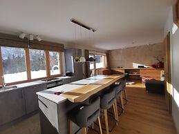 Premium Chalet in Tauplitz With Sauna and Pool
