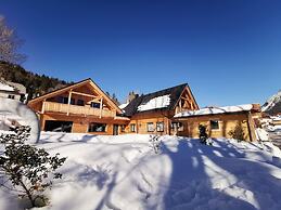 Premium Chalet in Tauplitz With Sauna and Pool