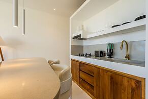 Sore Suites at Pererenan by Betterplace