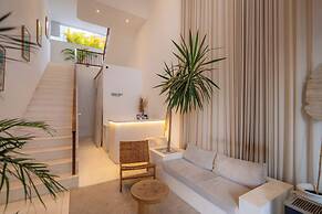 Sore Suites at Pererenan by Betterplace
