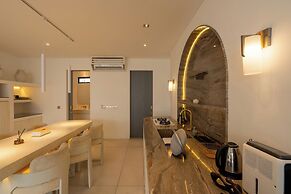 Sore Suites at Pererenan by Betterplace