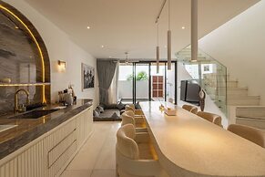 Sore Suites at Pererenan by Betterplace