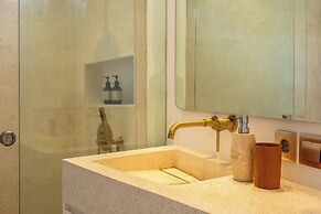 Sore Suites at Pererenan by Betterplace