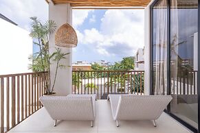 Sore Suites at Pererenan by Betterplace