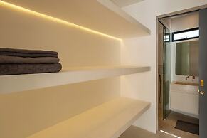 Sore Suites at Pererenan by Betterplace