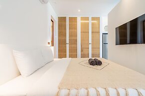 Sore Suites at Pererenan by Betterplace
