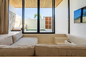 Sore Suites at Pererenan by Betterplace