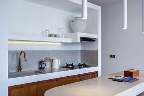 Sore Suites at Pererenan by Betterplace