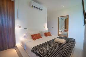 Sore Suites at Pererenan by Betterplace