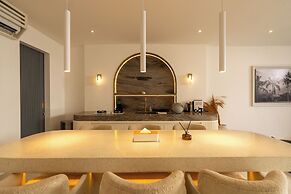 Sore Suites at Pererenan by Betterplace